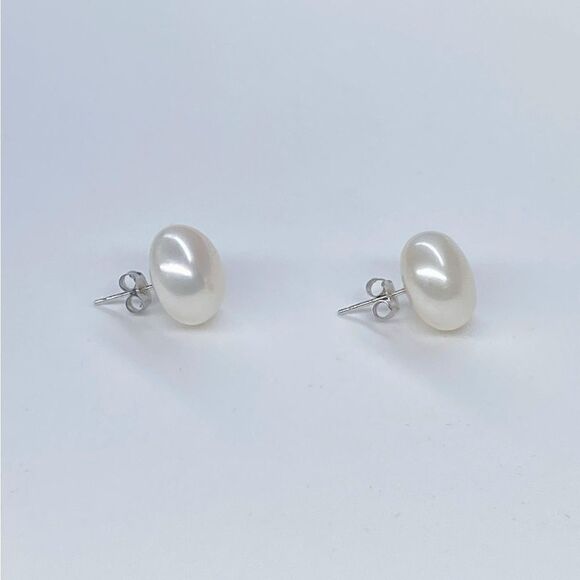 Saks Fifth Avenue Collection 14K White Gold Freshwater Button Pearl Stud Earring - Picture 1 of 9